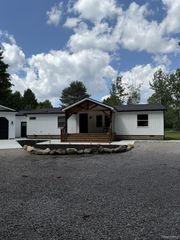 2200 Waterman Road, Mayville, MI 48744
