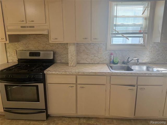 7291 Faust Avenue, Detroit, MI 48228