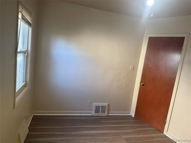 7291 Faust Avenue, Detroit, MI 48228