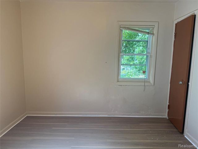7291 Faust Avenue, Detroit, MI 48228