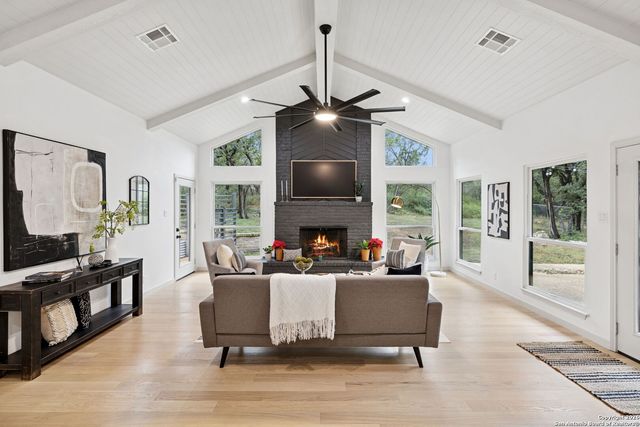 7435 Hummingbird Hill, San Antonio, TX 78255