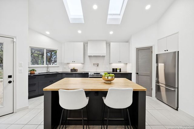 7435 Hummingbird Hill, San Antonio, TX 78255