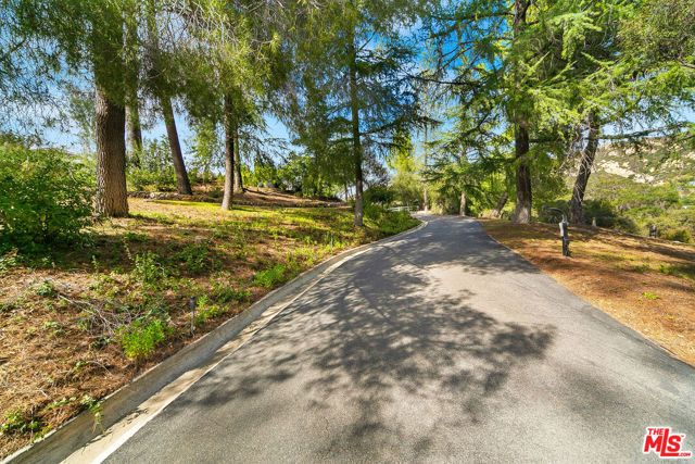 2121 Mckain Street, Calabasas, CA 91302