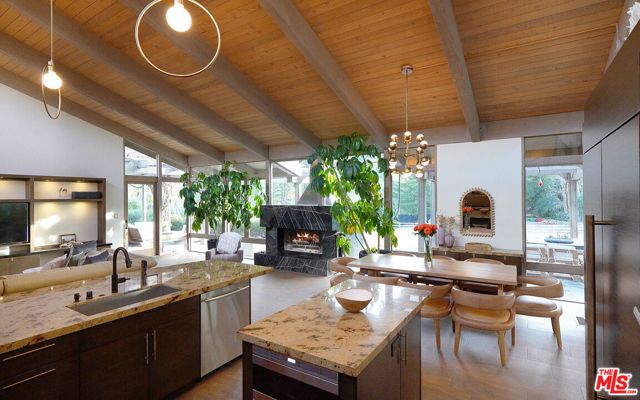 2121 Mckain Street, Calabasas, CA 91302