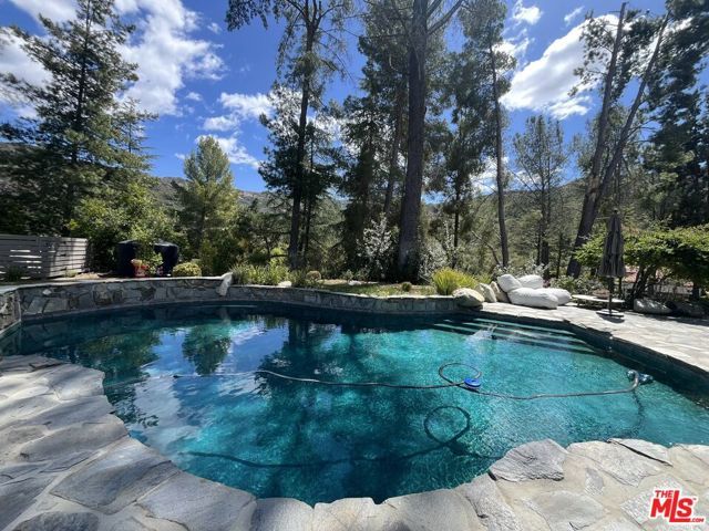 2121 Mckain Street, Calabasas, CA 91302