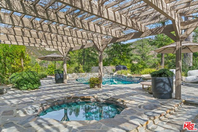 2121 Mckain Street, Calabasas, CA 91302