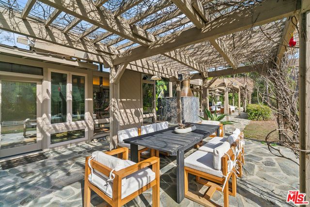 2121 Mckain Street, Calabasas, CA 91302