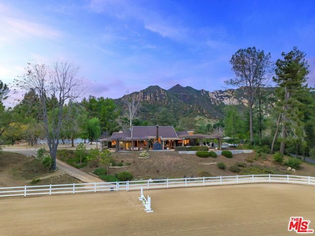 2121 Mckain Street, Calabasas, CA 91302