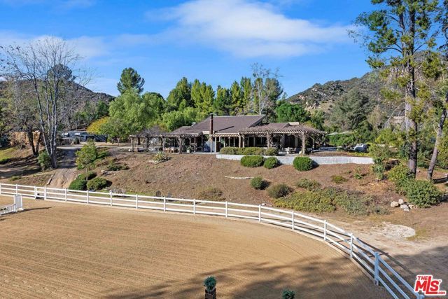 2121 Mckain Street, Calabasas, CA 91302