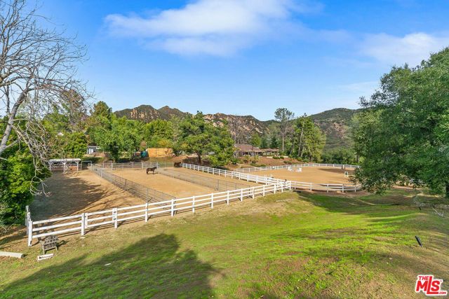 2121 Mckain Street, Calabasas, CA 91302