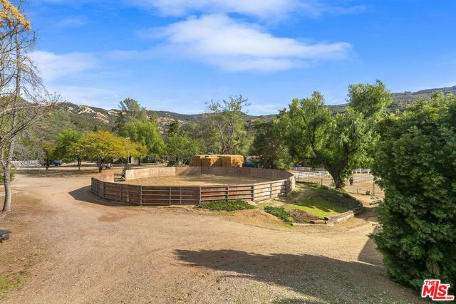 2121 Mckain Street, Calabasas, CA 91302