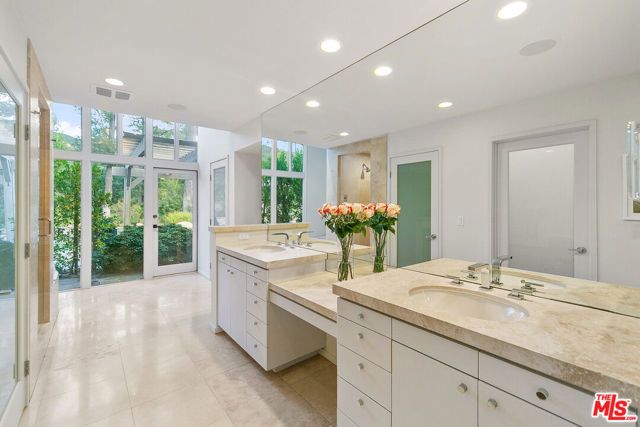 2121 Mckain Street, Calabasas, CA 91302