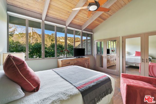 2121 Mckain Street, Calabasas, CA 91302