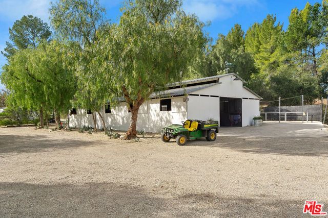 2121 Mckain Street, Calabasas, CA 91302