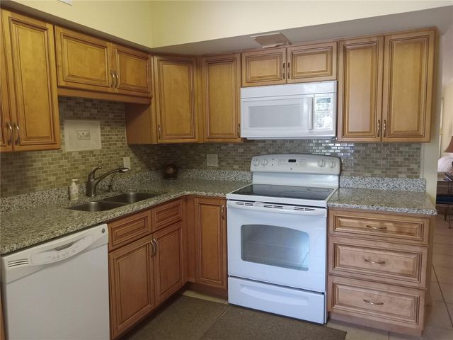 2464 AUSTRALIA WAY E 14, Clearwater, FL 33763