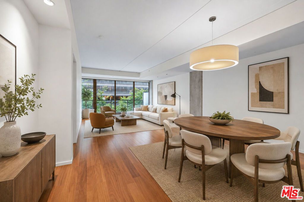 Image 1 of property listing at 1155 S Grand Avenue 419, Los Angeles, CA 90015