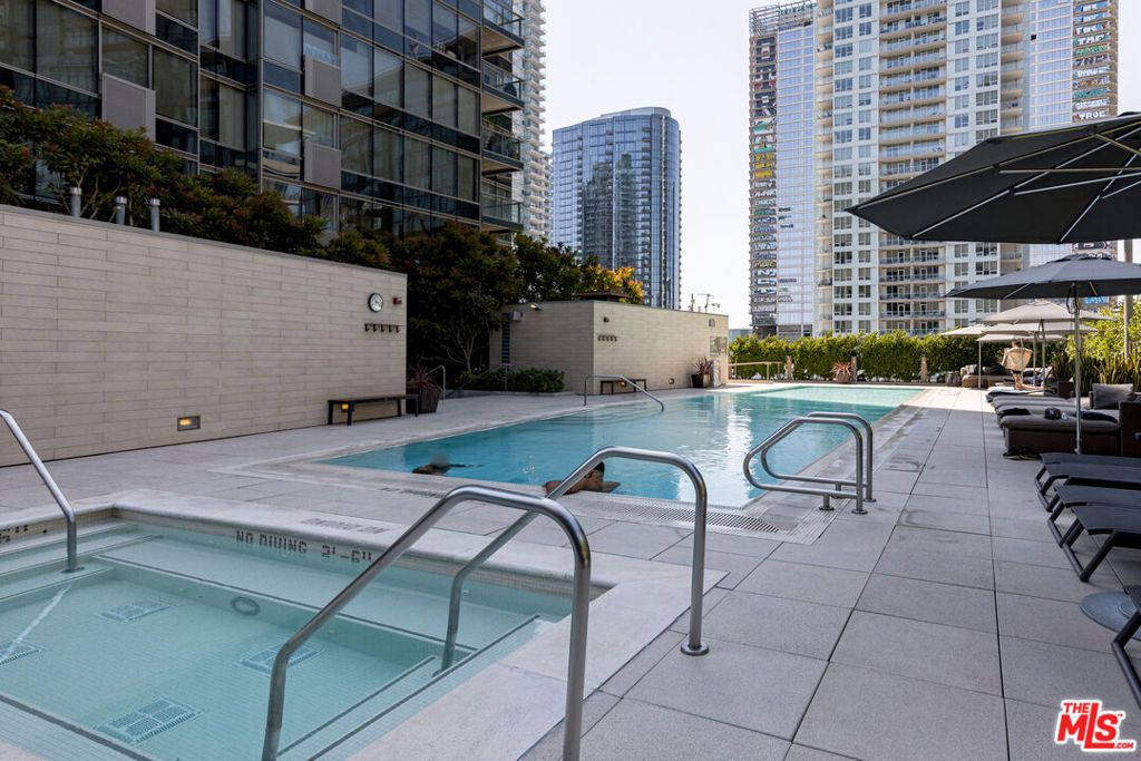 Image 56 of property listing at 1155 S Grand Avenue 419, Los Angeles, CA 90015