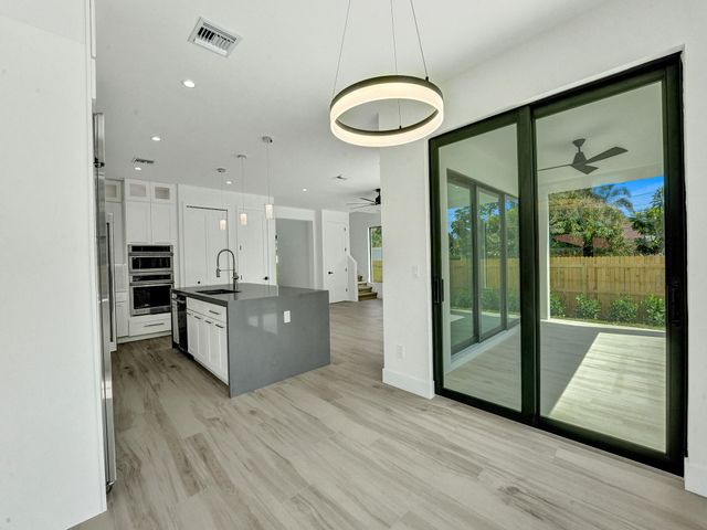 130 E Hart Street, Lantana, FL 33462