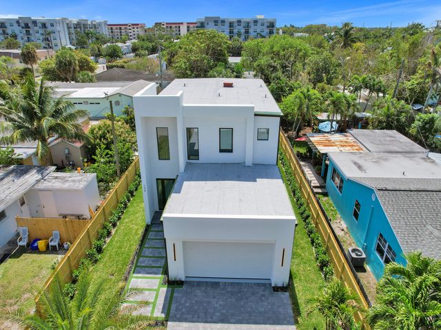 130 E Hart Street, Lantana, FL 33462