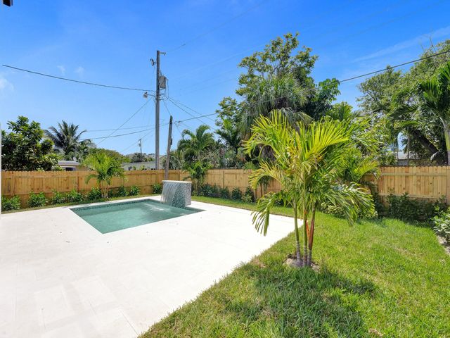 130 E Hart Street, Lantana, FL 33462