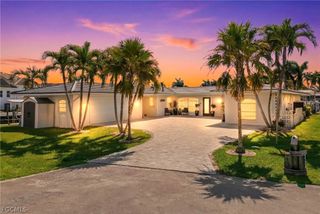 5374 Cobalt CT, Cape Coral, FL 33904