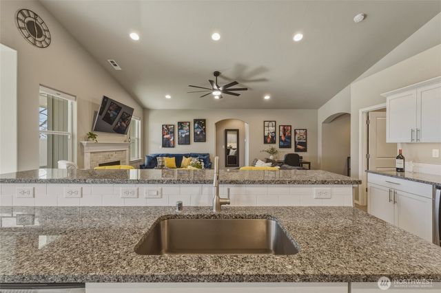 1203 SW Julia Street, College Place, WA 99324