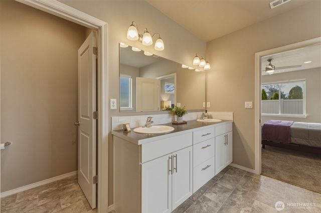 1203 SW Julia Street, College Place, WA 99324