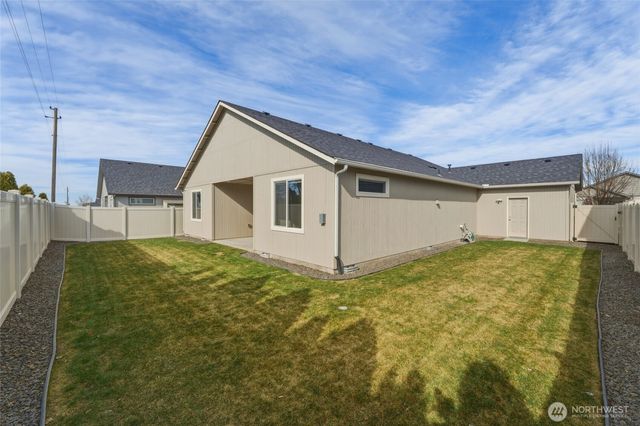 1203 SW Julia Street, College Place, WA 99324