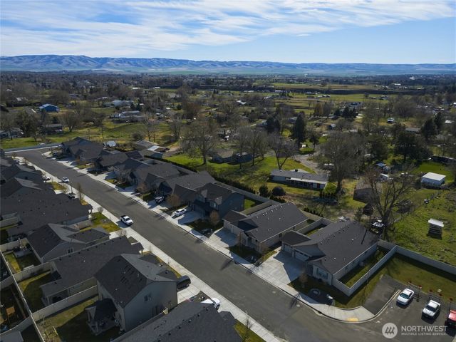 1203 SW Julia Street, College Place, WA 99324