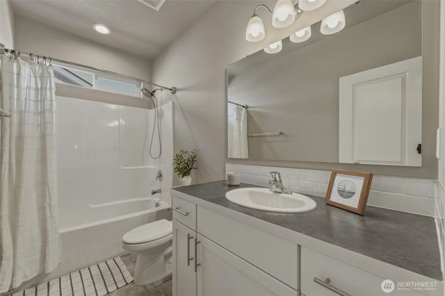 1203 SW Julia Street, College Place, WA 99324