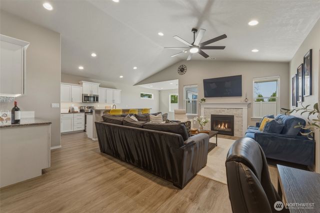 1203 SW Julia Street, College Place, WA 99324