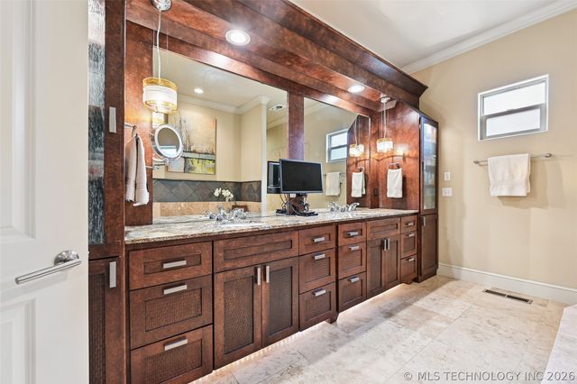 11307 S College Avenue, Tulsa, OK 74137