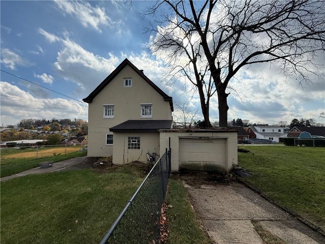 1009 Oakland Ave, Port Vue, PA 15133