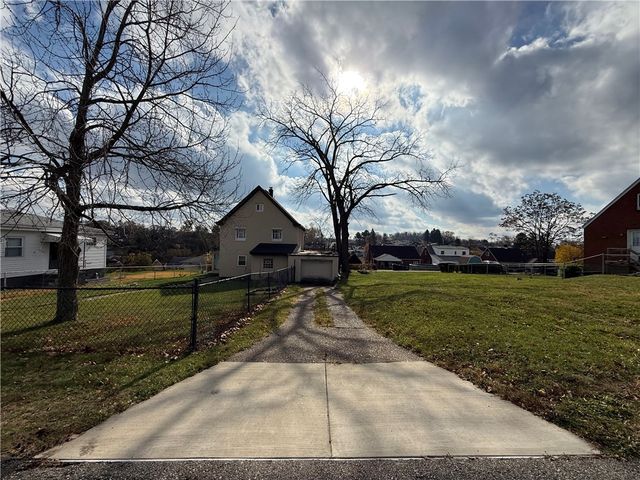 1009 Oakland Ave, Port Vue, PA 15133