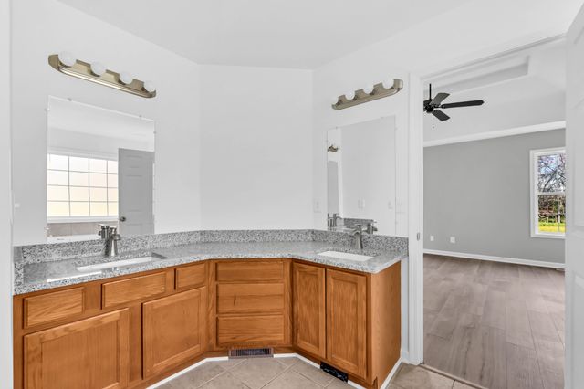 1095 Meriwether Rd, Clarksville, TN 37040