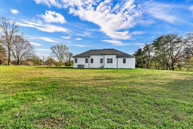 1095 Meriwether Rd, Clarksville, TN 37040