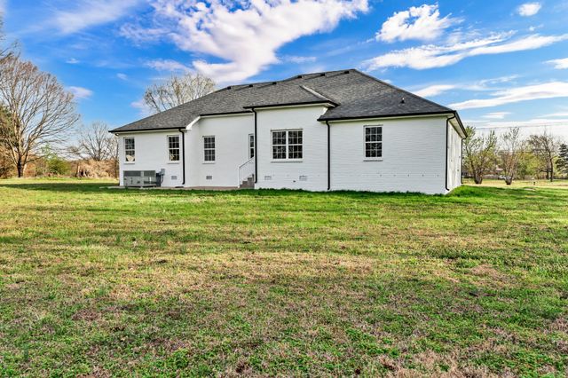 1095 Meriwether Rd, Clarksville, TN 37040