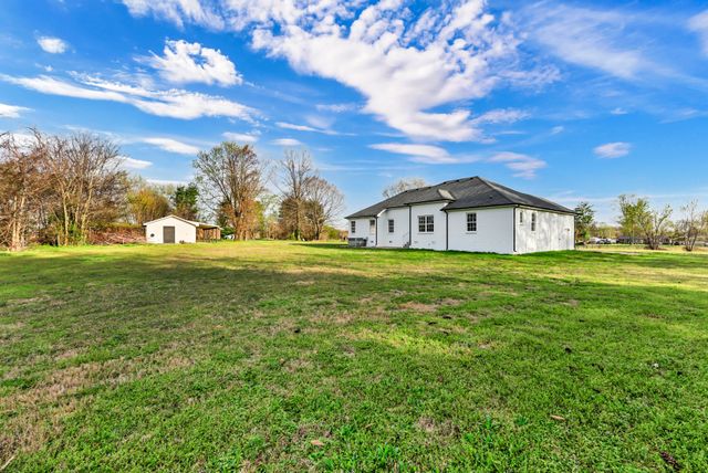 1095 Meriwether Rd, Clarksville, TN 37040