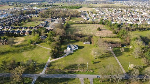 1095 Meriwether Rd, Clarksville, TN 37040