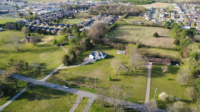 1095 Meriwether Rd, Clarksville, TN 37040