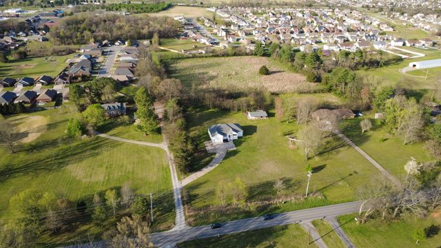 1095 Meriwether Rd, Clarksville, TN 37040