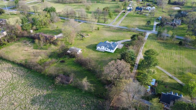 1095 Meriwether Rd, Clarksville, TN 37040