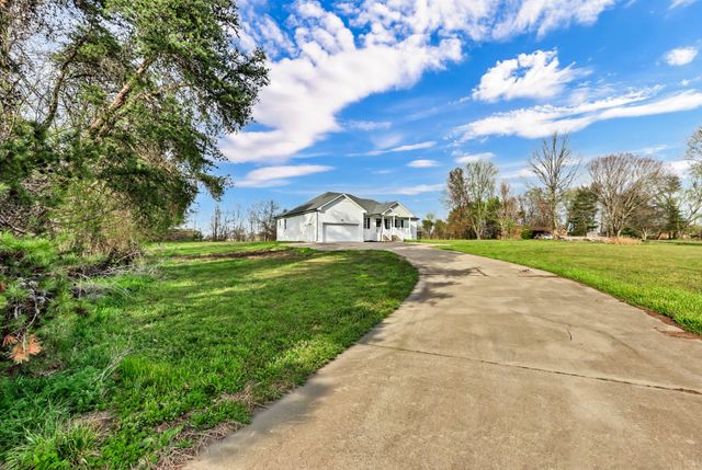 1095 Meriwether Rd, Clarksville, TN 37040