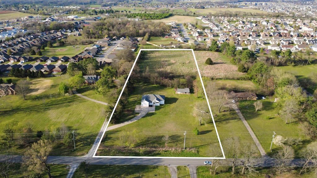 1095 Meriwether Rd, Clarksville, TN 37040