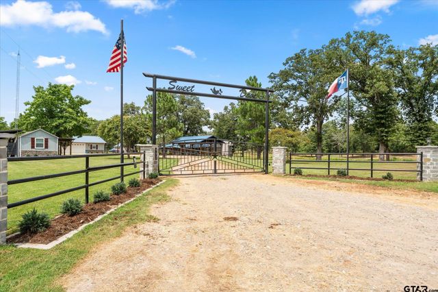 992 RS County Road 4325, Emory, TX 75440
