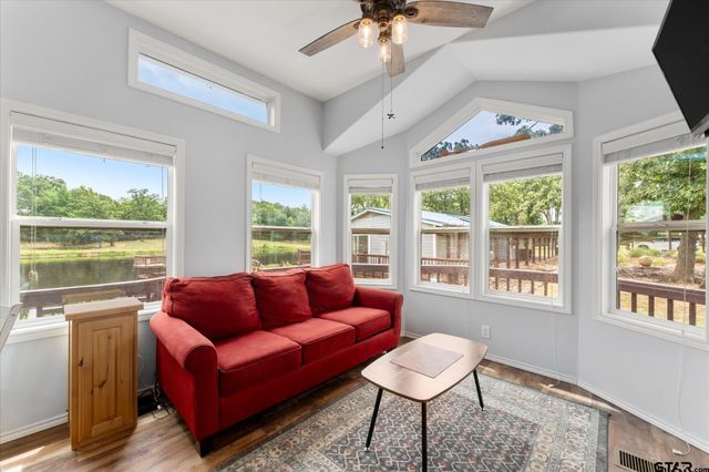 992 RS County Road 4325, Emory, TX 75440
