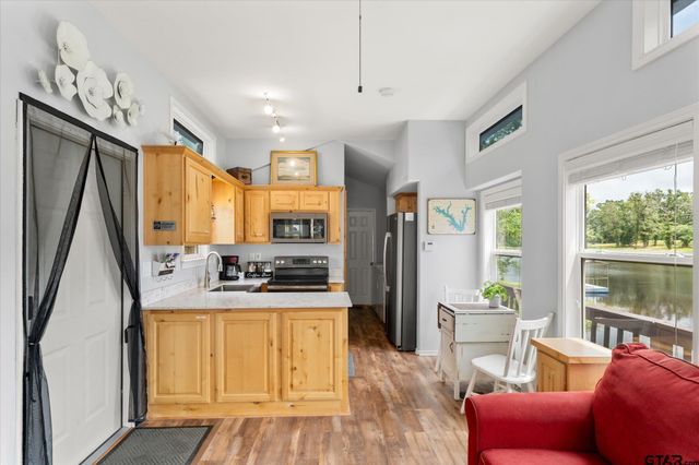 992 RS County Road 4325, Emory, TX 75440