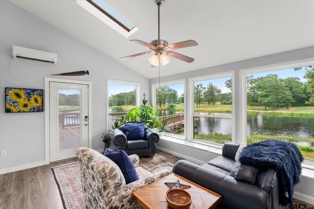 992 RS County Road 4325, Emory, TX 75440