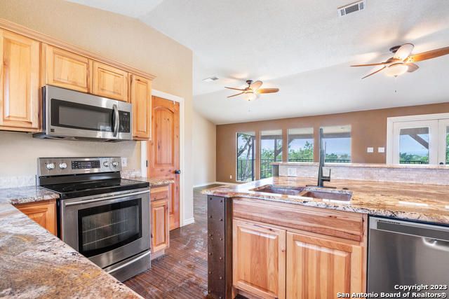 322 Riviera, Canyon Lake, TX 78133