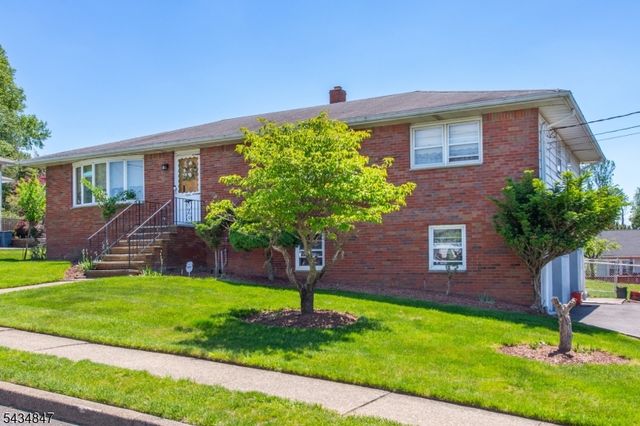 27 Bartsch Ave, Woodland Park, NJ 07424